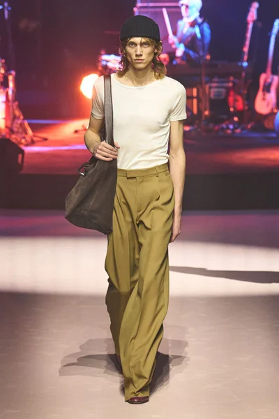 Look 1
